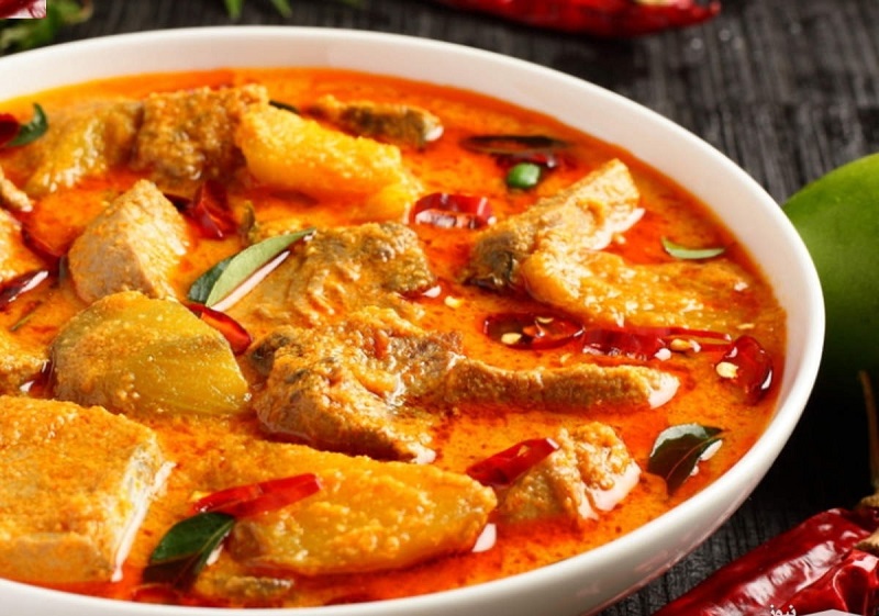 طرز تهیه خورشت کاری با ماهی طلال